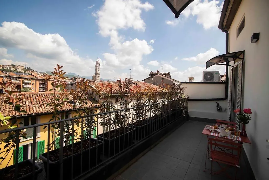 Atmosfere Terrace View Apartment Bergamo Italy
